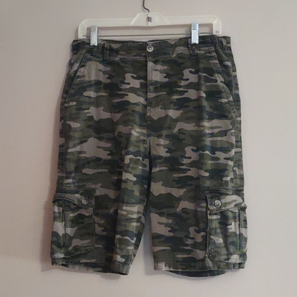 True Craft Boys Size 20 Camo green gray Cargo Shorts 11 inch inseam‎